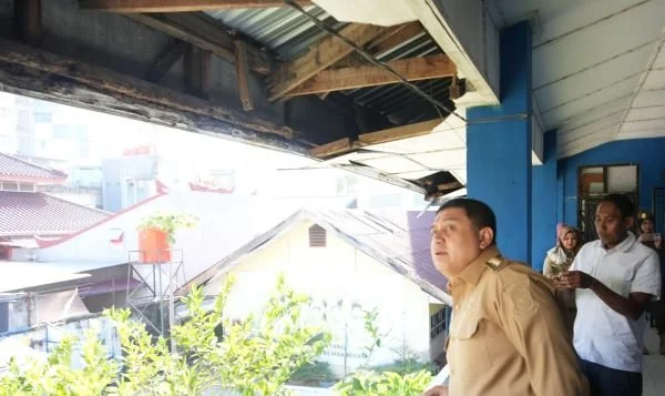 Wali Kota Makassar, Munafri Arifuddin, Saat Sidak SMP Negeri 53 Makassar, (Dok: Kabar Makassar).