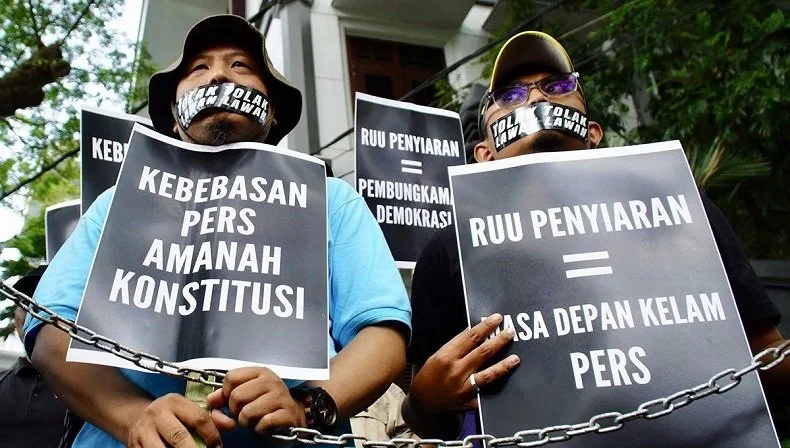 Jurnalis di Sulawesi Selatan saat menggelar aksi demo menolak revisi Rancangan Undang-undang (RUU) Penyiaran (dok. Ist)