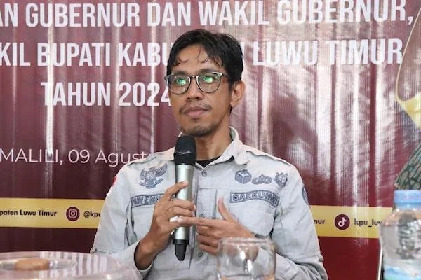 Ketua Bawaslu Lutim, Pawennari. Dok Ist