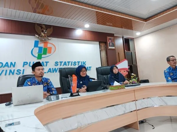 Kepala BPS Sulbar Tina Wahyufitri saat menggelar rilis (Dok : Aldy KabarMakassar).