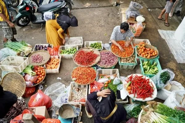 Pemantauan harga pangan di Pasar Cekkeng, Bulukumba (Dok: Ist)
