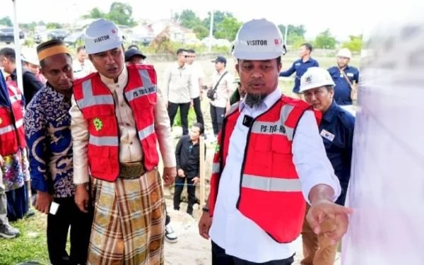 Gubernur Sulsel Andi Sudirman Sulaiman saat melakukan groundbreaking sejumlah proyek di Liwu Utara, beberapa waktu lalu (dok. Ist)