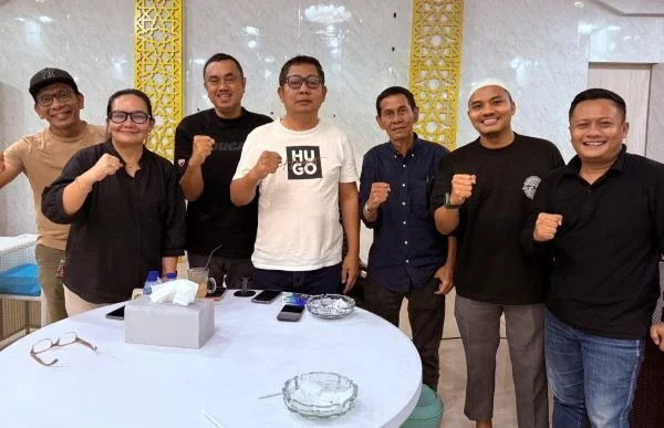 Ketua IMI Sulsel, Rusdi Masse (RMS) Bersama Pengurus (Dok: Ist).