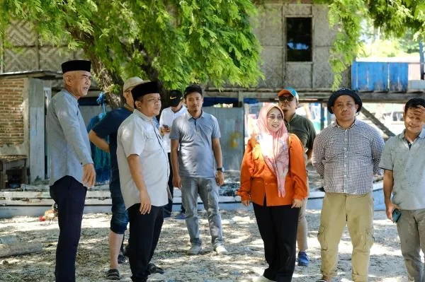 Pj Bupati Jeneponto, Junaedi Bakri saat melakukan kunjungan ke Pulau Libukang.