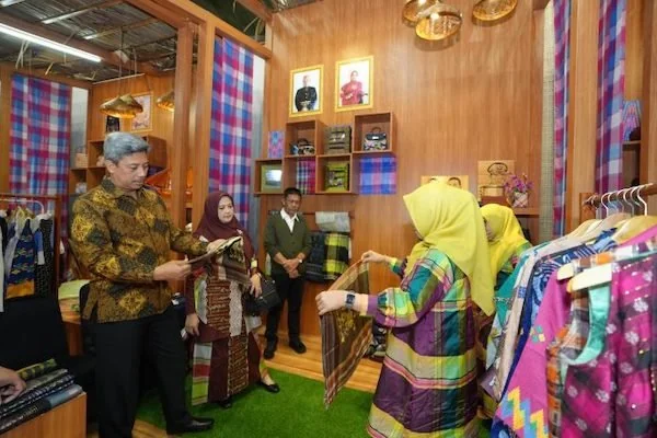 Pj Sekda Sulsel Hadiri Pameran Inacraft 2024 di Jakarta