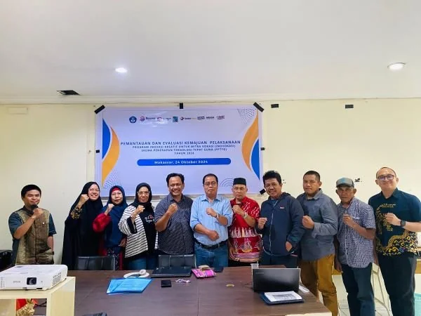Monitoring dan evaluasi (monev) terhadap program inovasi kreatif untuk mitra vokasi yang digelar oleh Politeknik Bosowa (Dok : Ist).