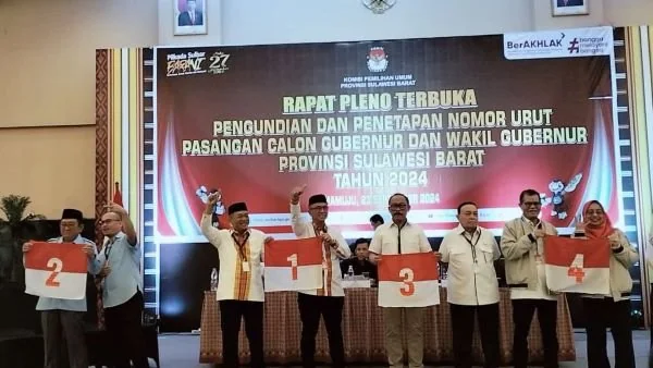 Empat Paslon setelah melakukan pencabutan nomor (Dok : Aldy KabarMakassar).