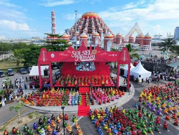 Tari Pa'duppa dilakukan di CPI dalam rangka pemecahan rekor MURI (Dok: int)