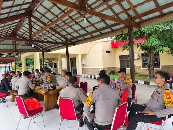 AKBP Widi Setiawan Saat menggelar rapat bersama PJU Polres Jeneponto. (Foto/ist).