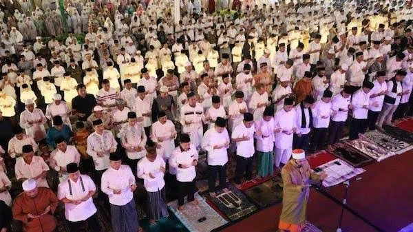 suasana solat subuh berjamaah oleh Pemkot Makassar (dok kabarMakassar)