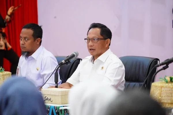 Mendagri Tito Karnavian (kanan) (dok. Ist)