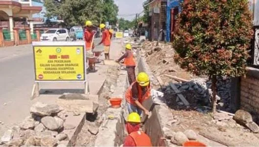 Pengerjaan Drenase Makassar (Dok: Ist).