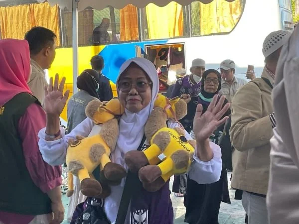 Jemaah Haji Kloter 37 saat tiba di Makassar (Dok : ist).