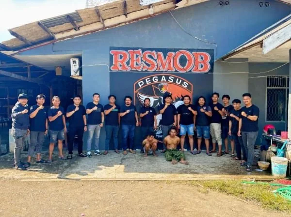 Tim Pegasus Resmob Polres Jeneponto bersama Tim Jatanras Polda Sulsel saat mengamankan kompolotan spesialis pencurian sepeda motor. (Dok: Ist)
