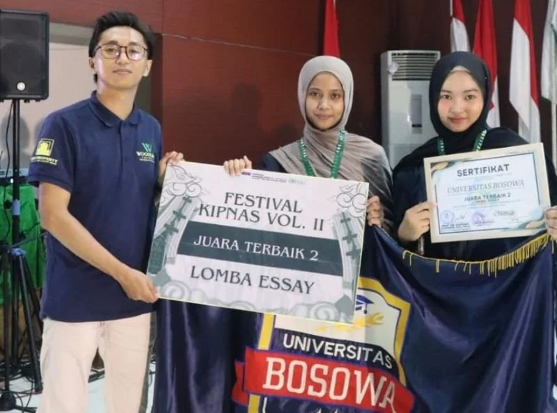 Andi Chantika Aura Syafa dari Fakultas Hukum dan Mulan Auliah Riandi dari Fakultas Ekonomi. Dok. Ist