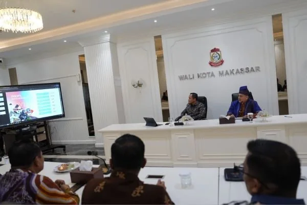 Wali Kota Pekanbaru, Agung Nugroho saat Studi Tiru ke Wali Kota Makassar Munafri Arifuddin (Dok: Ist).