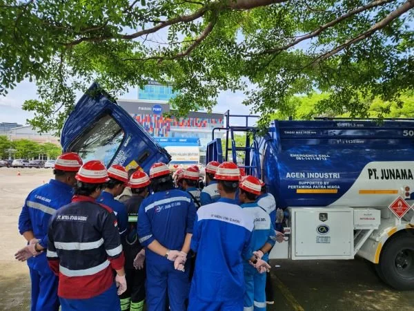 Pertamina Patra Niaga Sulawesi menggelar Sertifikasi AKBB untuk Awak Mobil (Dok : Ist).