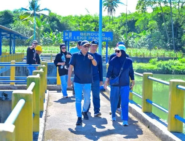 Direksi PDAM Makassar Tinjau Langsung Kondisi Saluran Leko Pancing. (Dok: Ist)