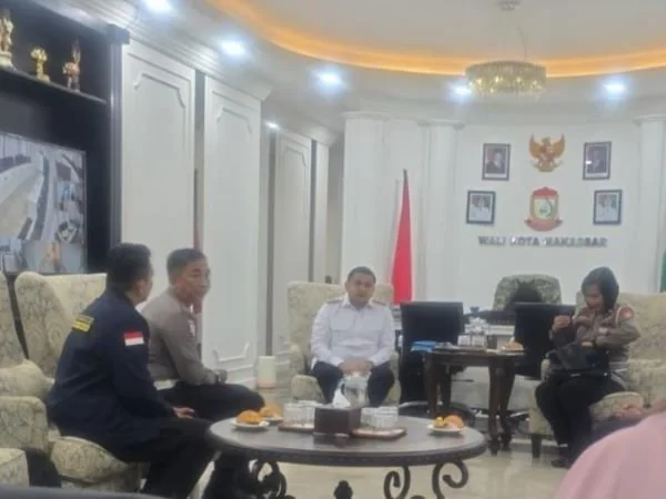 Audiensi Wali Kota Makassar Munafri Arifuddin dan jajaran Direktorat Lalu Lintas Polda Sulawesi Selatan, (Dok: Sinta Kabar Makassar).