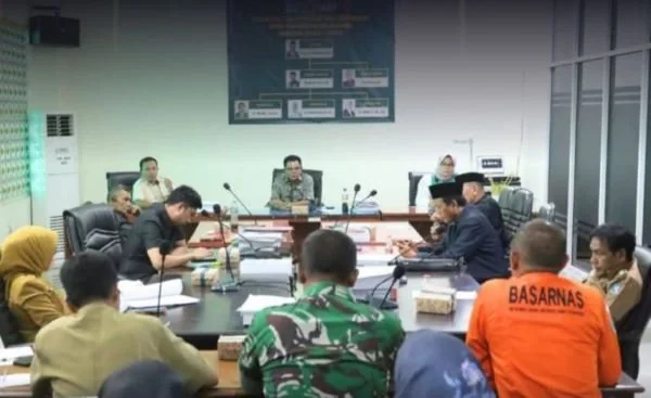 Komisi II DPRD Kabupaten Bulukumba menggelar Rapat Dengar Pendapat (RDP) menyusul insiden meninggalnya seorang pengunjung di objek wisata Tebing Apparalang. (Dok: Ist)