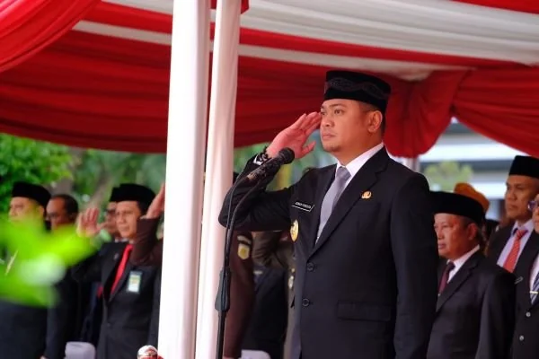 Bupati Gowa, Adnan Purichta Ichsan bertindak sebagai Inspektur Upacara (Dok : Ist).