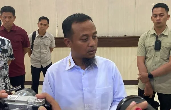 Gubernur Sulsel, Andi Sudirman Sulaiman di Kantor Gubernur Sulsel (Dok: Nofi KabarMakassar)