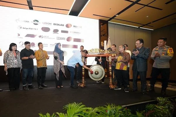 Pj Gubernur Sulsel, Prof Fadjry Djufry di Hotel The Rinra (Dok: Ist)