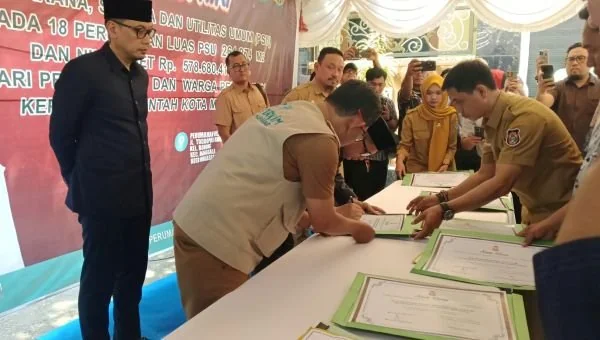 Suasana Penyerahan 18 PSU Kota Makassar (Dok: Sinta KabarMakassar)