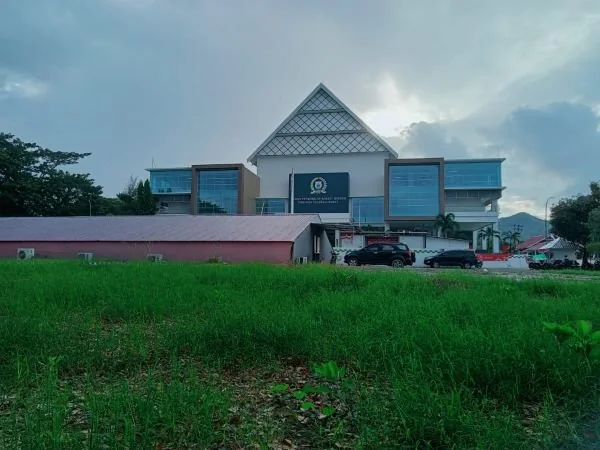 Gedung baru DPRD Sulbar (Dok : Ist).