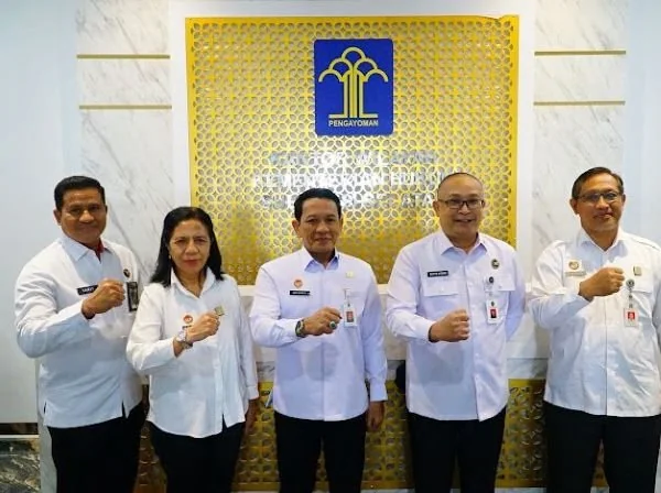 Kemenko Kumhamimipas saat berkunjung ke Kanwil Kemenkum Sulsel (Dok : Ist).