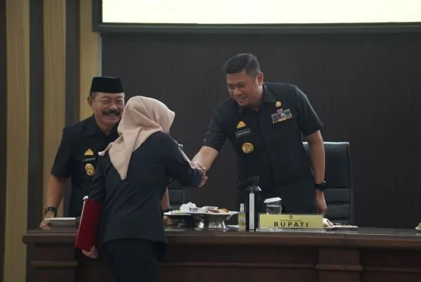 Bupati Gowa, Adnan Purichta Ichsan saat rapat Rancangan Peraturan Daerah (Ranperda) Pertanggungjawaban APBD tahun anggaran 2023 (Dok : ist).