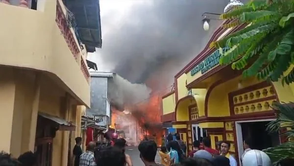 Kebakaran di Jalan Sultan Alauddin Kelurahan Manggasa (Dok: Ist).