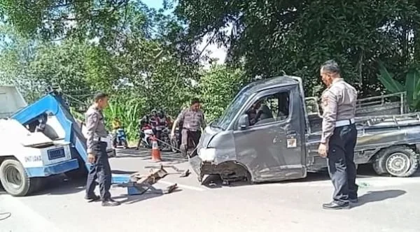 Olah tkp pihak kepolisian di lokasi laka tunggal di Bone (Dok:Ist)