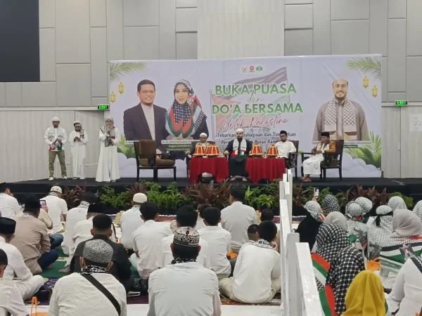 Buka Puasa yang Diselenggarakan oleh  Komisaris Utama PT Meida Wisata, (Dok: Sinta KabarMakassar).