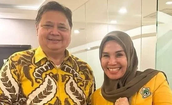Ketum Partai Golkar Airlangga Hartarto bersama Andi Ina Kartika Sari Ketua DPRD Sulsel. Foto IST