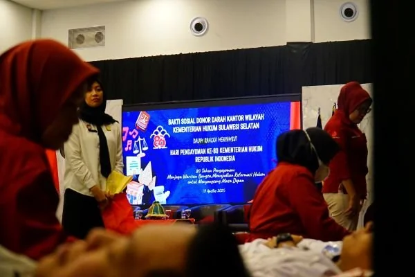 Kanwil Kemenkum Sulsel menggelar kegiatan bakti sosial donor darah (Dok : Ist).