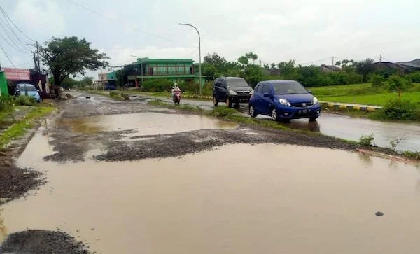 Kondisi Jalan lingkar yang dikeluhkan Pengendara saat melintas (Ist)