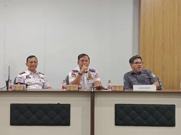Kepala Dinas Perhubungan Kota Makassar, Muhammad Rheza, (Tengah), (Dok: Sinta KabarMakassar).