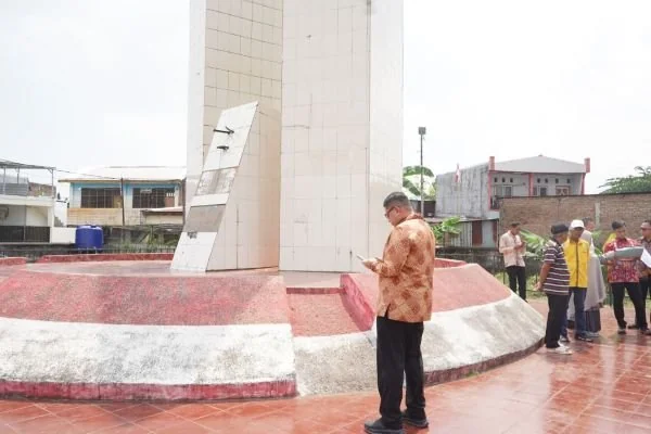 Wali Kota Makassar Munafri Arifuddin saat melakukan sidak ke Monumen Emmy Saelan, (Dok: Ist).