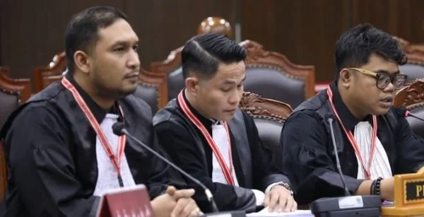Para pemohon Menyampaikan Keterangan Perbaikan Permohonan pada Sidang Pengujian Undang-Undang Penanggulangan Bencana, (Dok: Ist).
