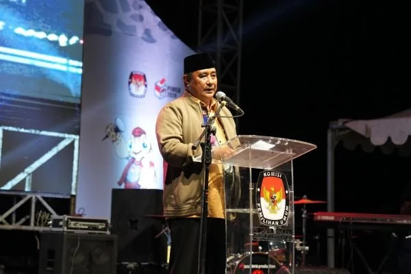 Pj Gubernur Sulbar saat menghadiri peluncuran tahapan dan tagline Pilgub Sulbar (Dok : Ist).