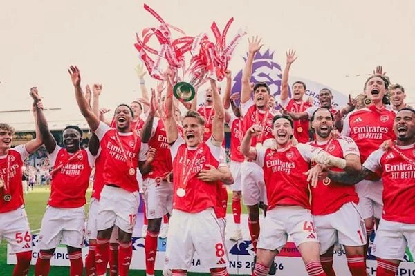 Arsenal menuntaskan musim Liga Inggris 2025/26 dengan kemenangan 2-1 atas Crystal Palace di Selhurst Park, Minggu (24/5). (X/Arsenal)