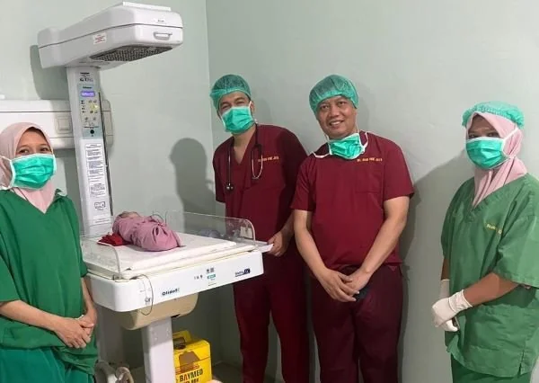 Tim Medis Unhas Selamatkan Tiga Ibu Hamil Korban Bencana Aceh Lewat Operasi Caesar Darurat. (Dok: Ist)