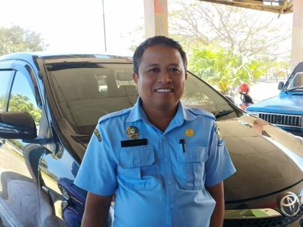 Direktur PDAM Jeneponto non aktif saat ditemui di Kantornya (Dok : Ullah KabarMakassar).
