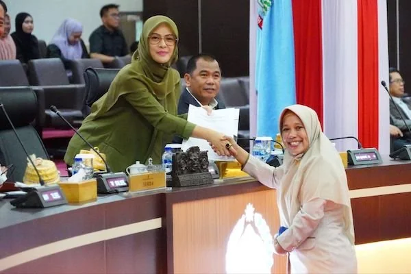 Ketua DPRD Sulsel, Andi Rachmatika Dewi (Kiri) dan Anggota DPRD Sulsel Yeni Rahman (Kanan) (Dok:Ist)