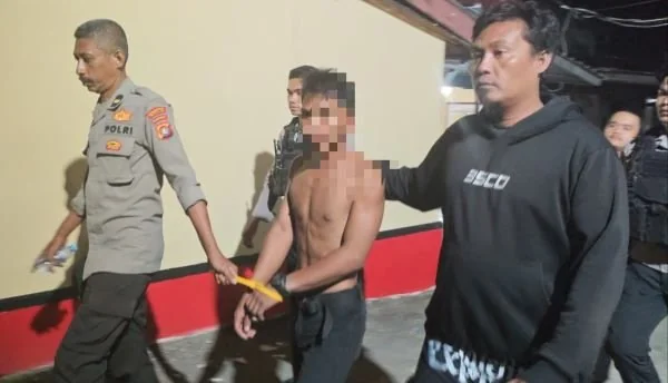 Polisi Amankan Seorang Pria Ngamuk di Jalanan Mamuju. (Dok; Ist)