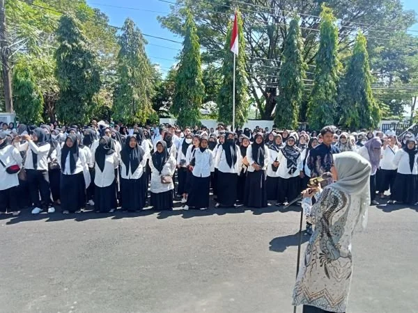 KPU Makassar, Sulawesi Selatan saat melantikan 3.735 anggota Pantarlih dalam rangka untuk bekerja Coklit jelang Pilkada serentak 2024 (Dok : ist).