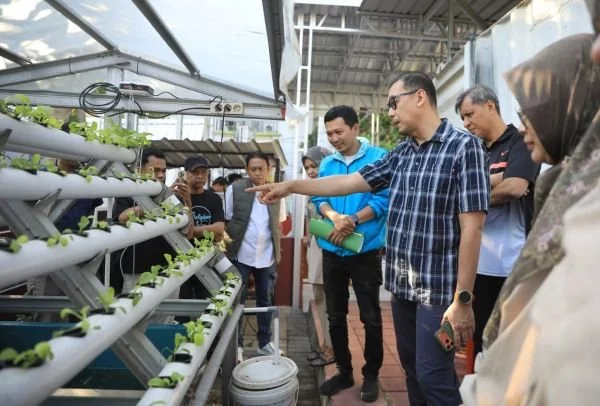 Sekda Kota Makassar, Andi Zulkifly saat Memantau Finalisasi Persiapan Kelurahan Gunung Sari Jelang Lomba Kelurahan (Dok: Ist).