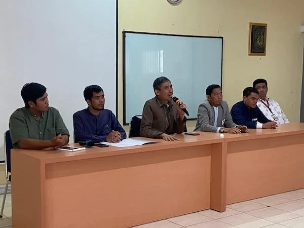 Direktur Sekolah Islam Athirah Syamril pada konferensi pers Sistem Penerimaan Murid Baru Tahun Ajaran 2026/2027 (Dok: Nofi KabarMakassar)