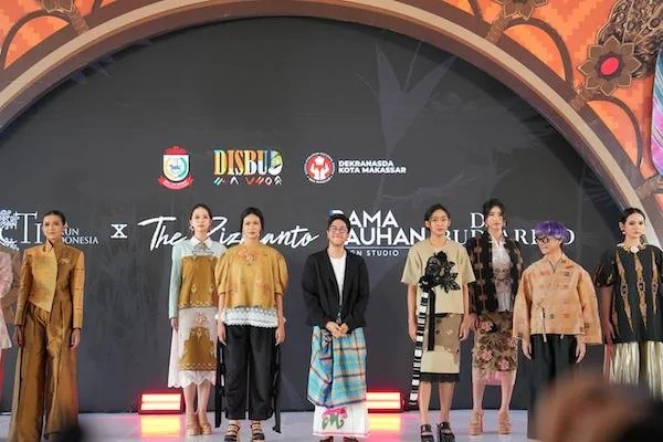 Spouse Program Indonesia Gastrodiplomacy Series 2026 melalui gelaran Fashion Show (Dok: Ist).